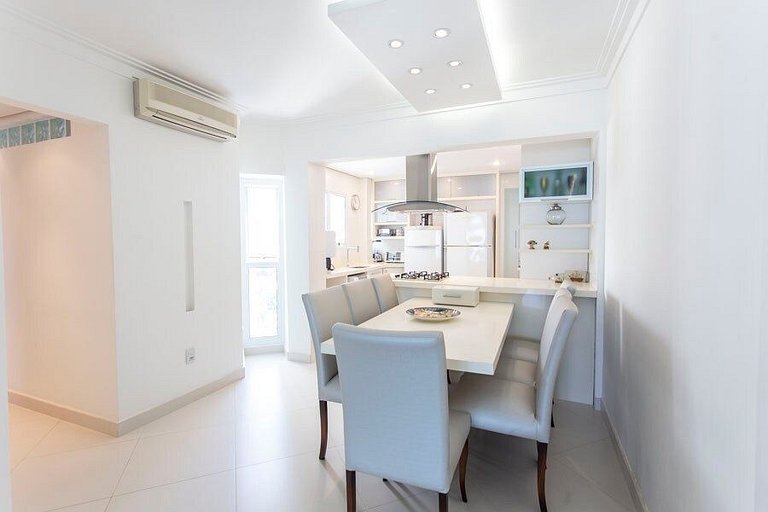 Wehome - Three suites for four to six guests at Riviera Beac