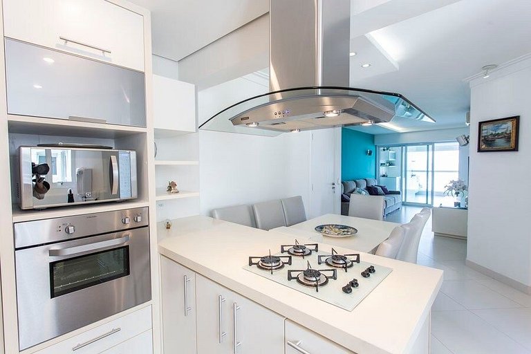 Wehome - Three suites for four to six guests at Riviera Beac