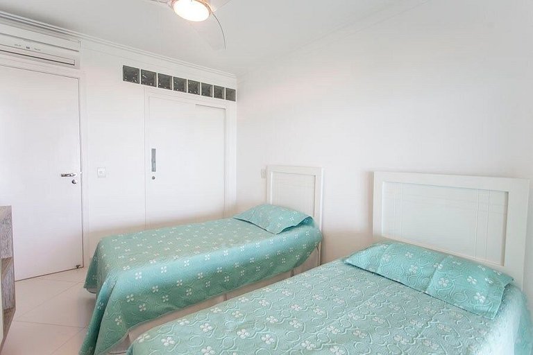 Wehome - Three suites for four to six guests at Riviera Beac