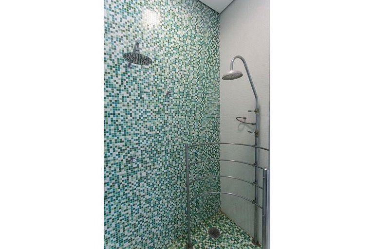 Wehome - Three suites for four to six guests at Riviera Beac