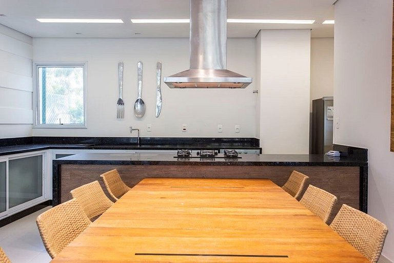 Wehome - Three suites for four to six guests at Riviera Beac