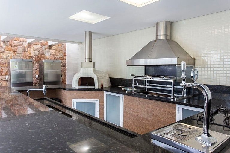 Wehome - Three suites for four to six guests at Riviera Beac