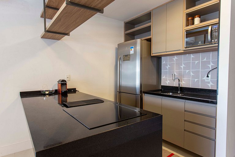 Cute and complete! w/ air conditioning and balcony at Vila M