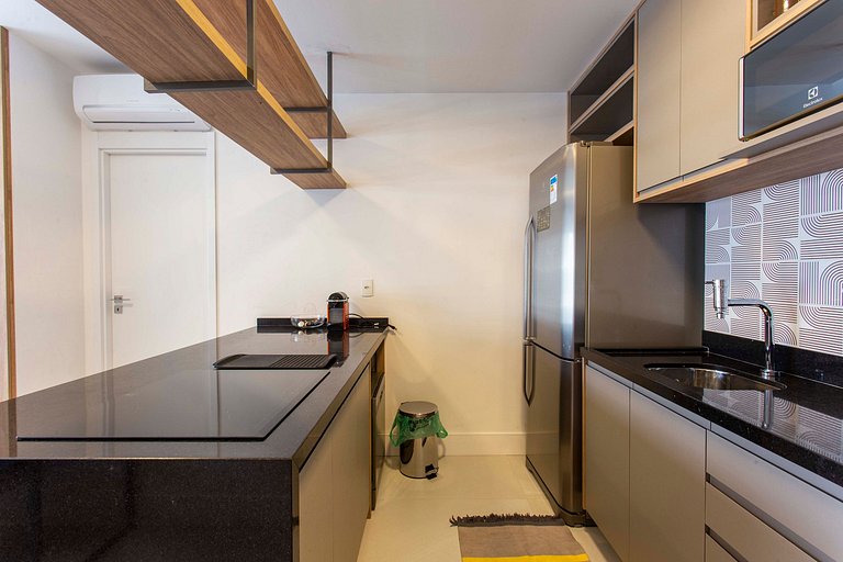 Cute and complete! w/ air conditioning and balcony at Vila M