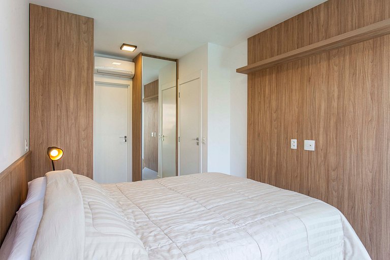 Cute and complete! w/ air conditioning and balcony at Vila M