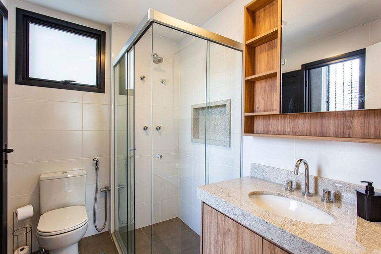 Cute and complete! w/ air conditioning and balcony at Vila M