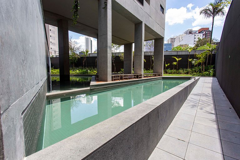 Cute and complete! w/ air conditioning and balcony at Vila M