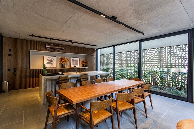 Cute and complete! w/ air conditioning and balcony at Vila M