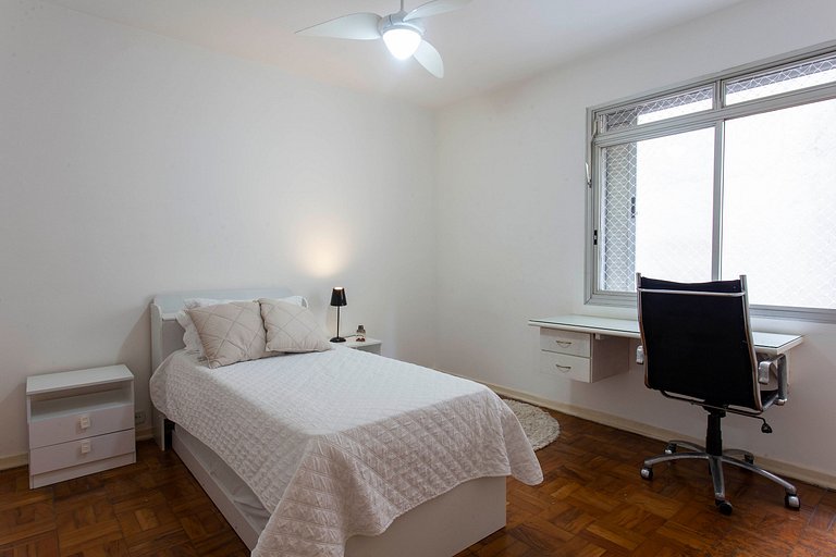 Wehome - Com 3 dorms na Praça Vilaboim!