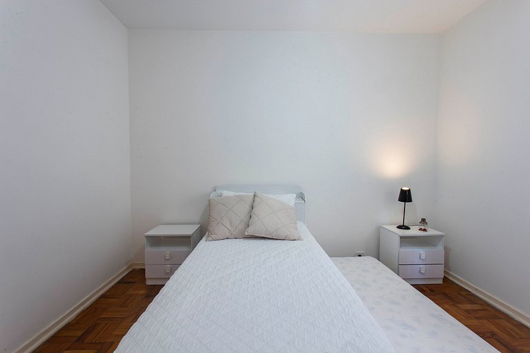 Wehome - Com 3 dorms na Praça Vilaboim!
