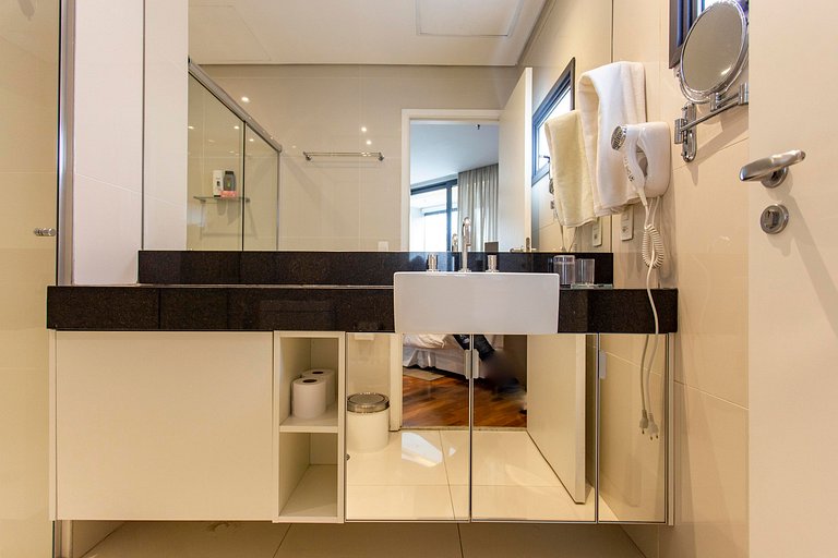 Wehome - Modern flat with balcony, experience the best of Sã