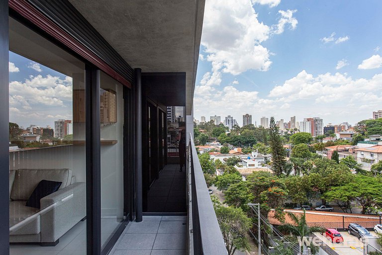 Cute and complete! w/ air conditioning and balcony at Vila M