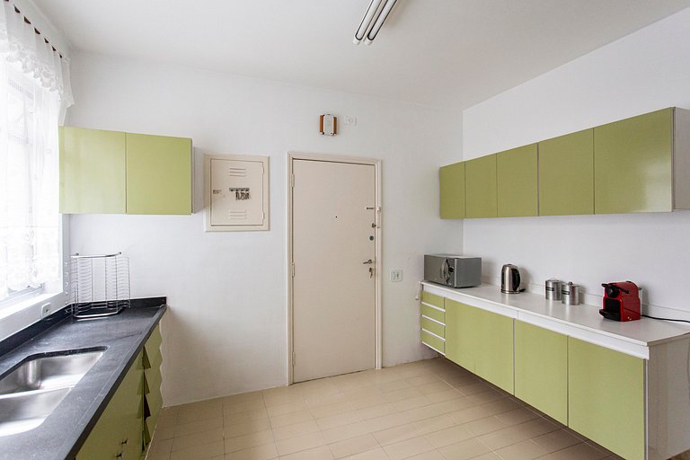 Wehome - Com 3 dorms na Praça Vilaboim!