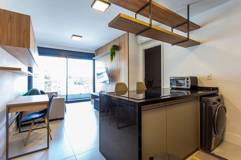 Cute and complete! w/ air conditioning and balcony at Vila M