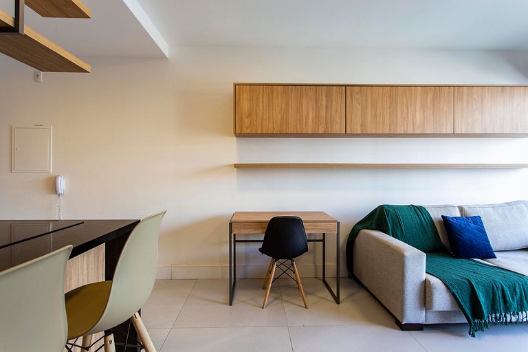 Cute and complete! w/ air conditioning and balcony at Vila M
