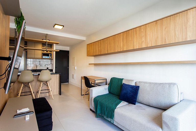 Cute and complete! w/ air conditioning and balcony at Vila M
