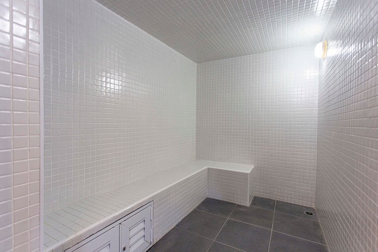 Cute and complete! w/ air conditioning and balcony at Vila M