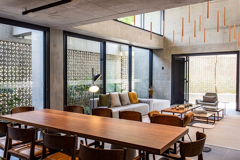 Cute and complete! w/ air conditioning and balcony at Vila M