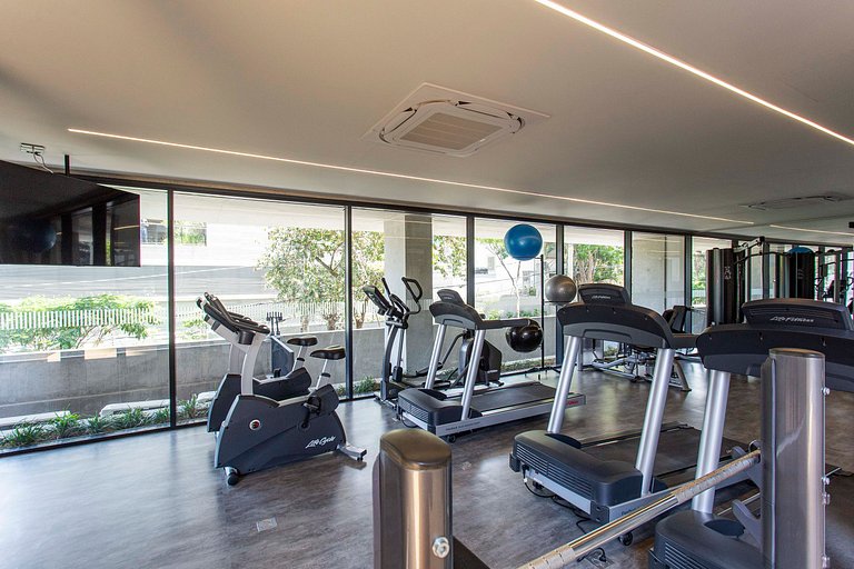 Cute and complete! w/ air conditioning and balcony at Vila M