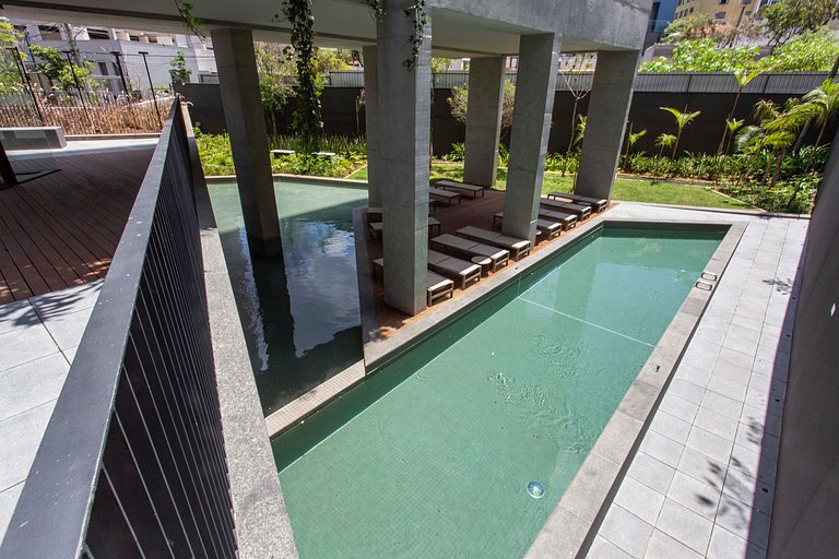 Cute and complete! w/ air conditioning and balcony at Vila M