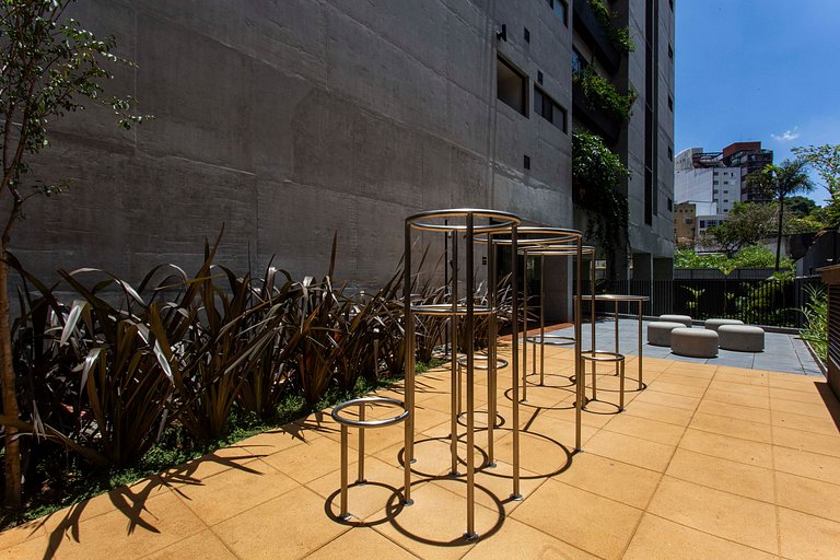 Cute and complete! w/ air conditioning and balcony at Vila M