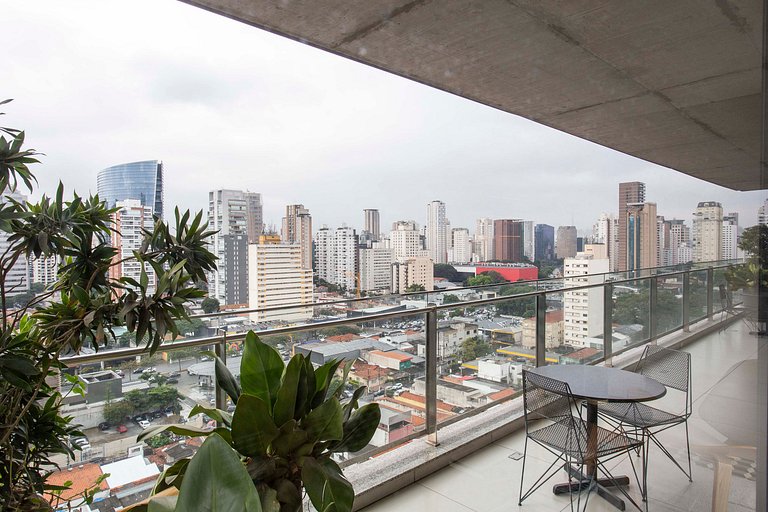 Excellent view just a few meters from Faria Lima