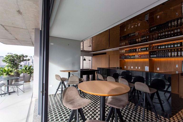 Aproveite uma vista espetacular da cidade próxima à Faria Li