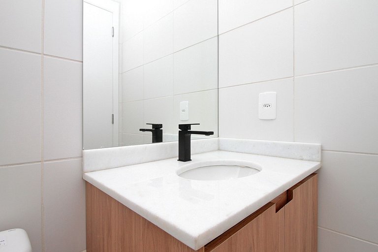 Wehome - Completo, aconchegante, bem localizado e com varand