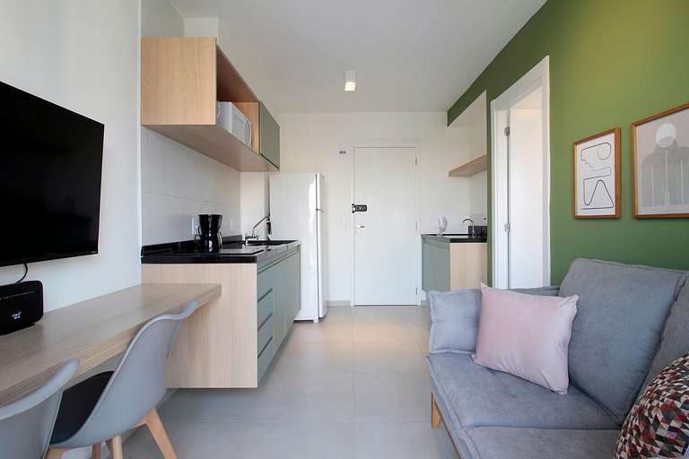 Wehome - Completo, aconchegante, bem localizado e com varand