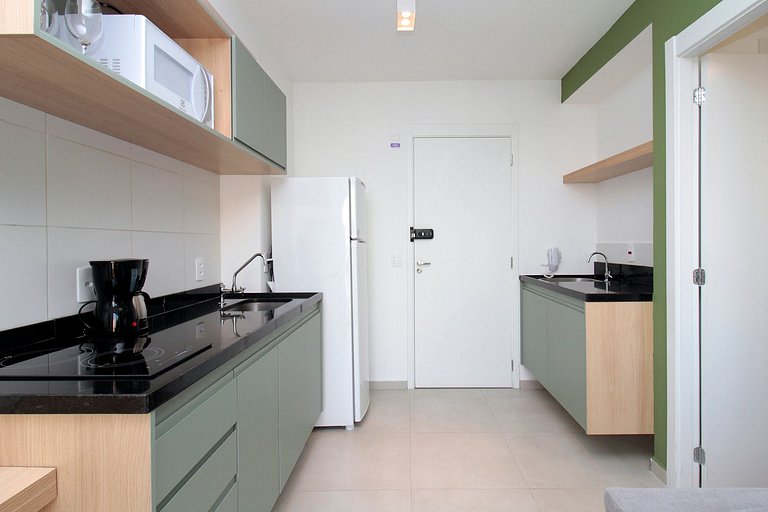 Wehome - Completo, aconchegante, bem localizado e com varand