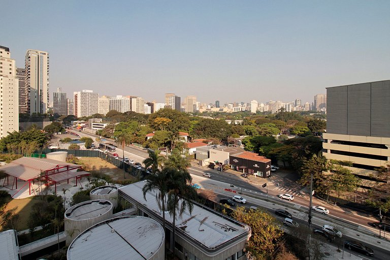 Wehome - Completo, aconchegante, bem localizado e com varand