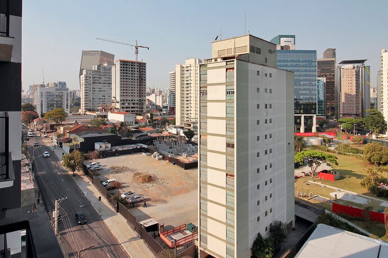 Wehome - Completo, aconchegante, bem localizado e com varand