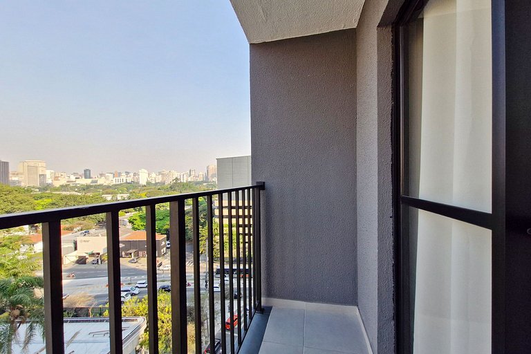 Wehome - Completo, aconchegante, bem localizado e com varand