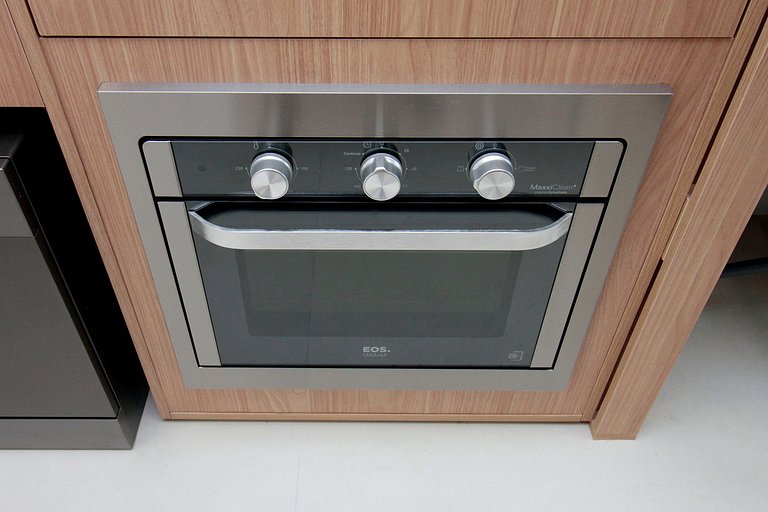 Wehome - Newly available in Brooklin, charming and fully equ