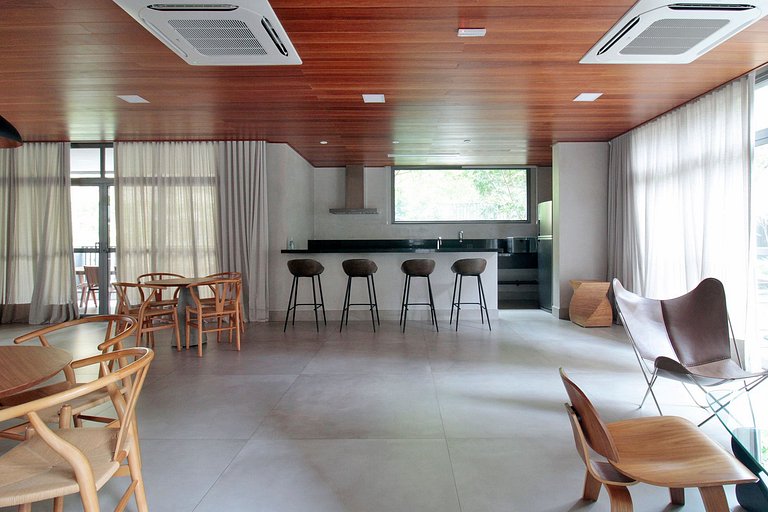 Impeccable! Located in Jardins, beautiful and fully equipped