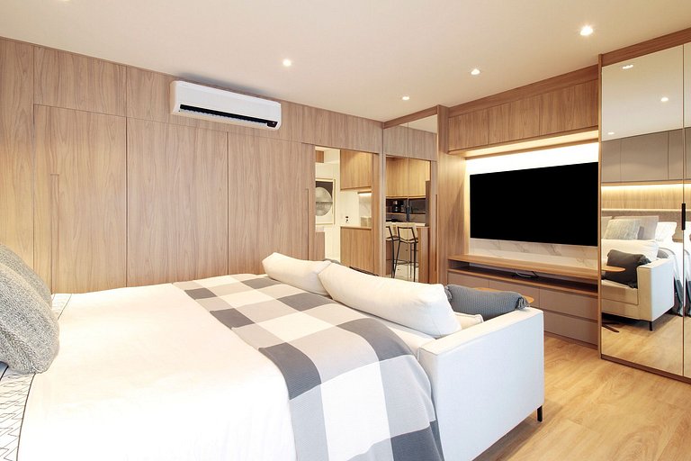 Impeccable! Located in Jardins, beautiful and fully equipped