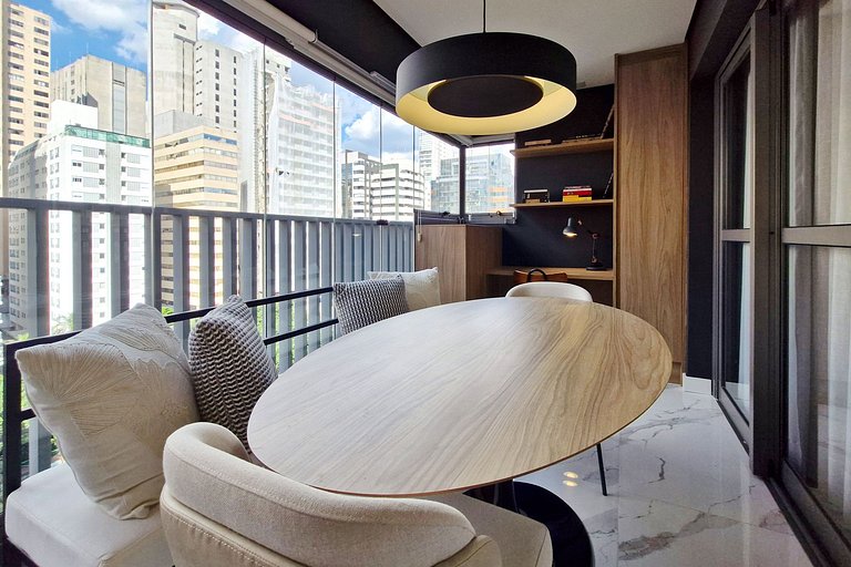 Impeccable! Located in Jardins, beautiful and fully equipped