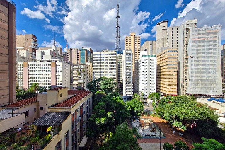 Impecável! Nos Jardins, lindo e super bem equipado