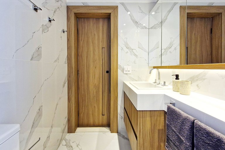 Impeccable! Located in Jardins, beautiful and fully equipped