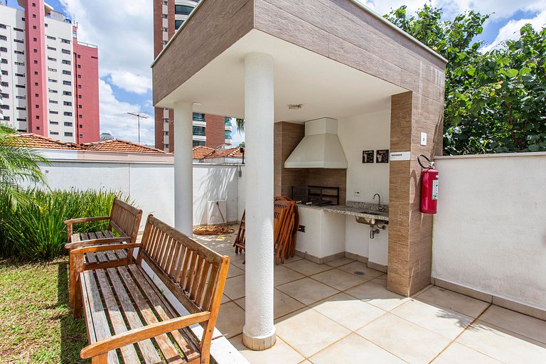 Wehome -Duplex: churrasqueira e vista da cidade.