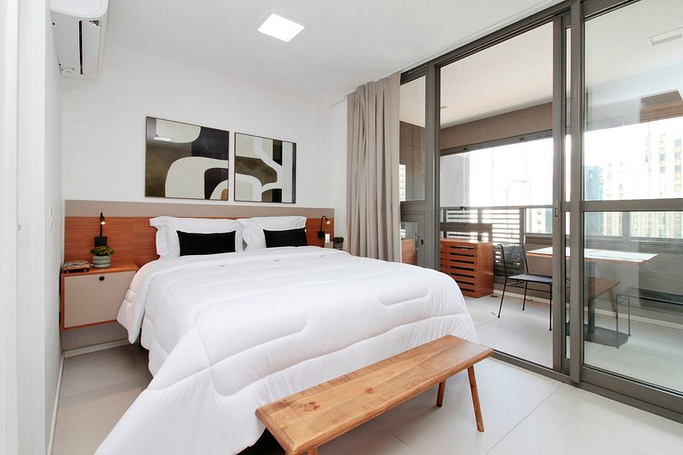 Wehome - Beautiful studio, great location, and pool