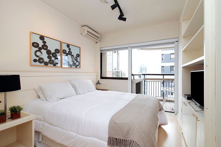Furnished 1-bedroom flat in Itaim Bibi | WeHome