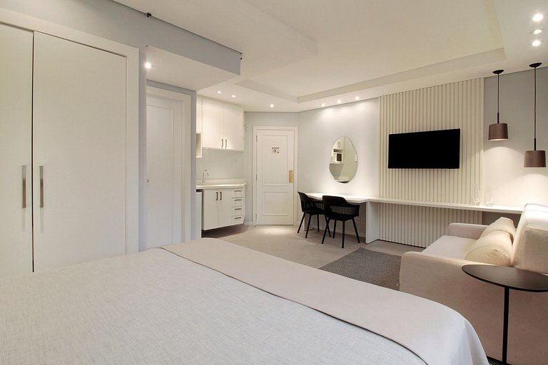 Wehome - Beautiful studio, comfortably sleeps four!