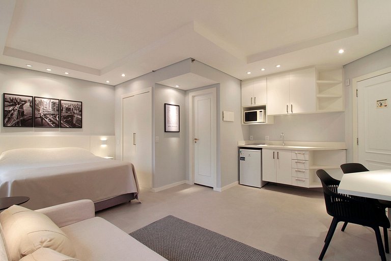 Wehome - Beautiful studio, comfortably sleeps four!