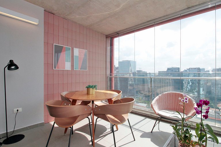 Aproveite uma vista espetacular da cidade próxima à Faria Li