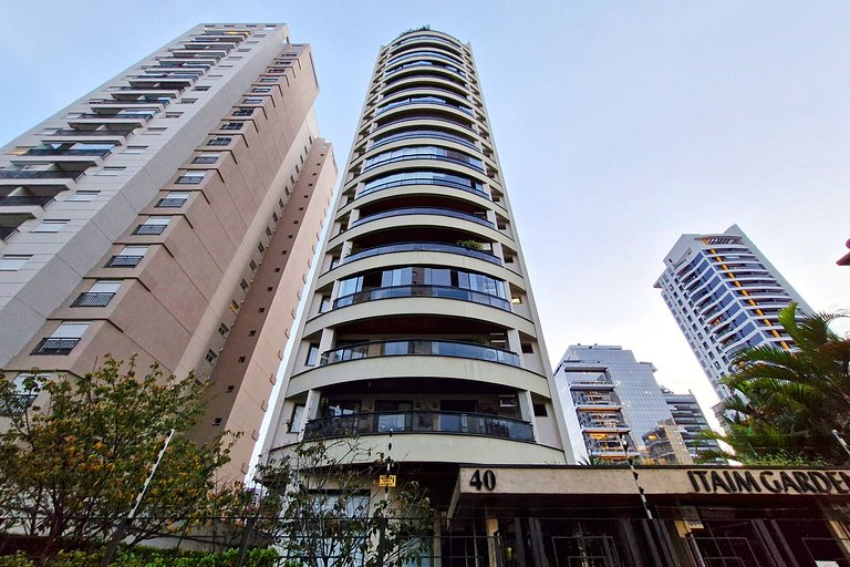 Wehome - Impecable, con dos suites y oficina