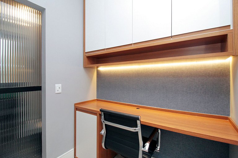 Wehome - Impeccable home with two suites and office