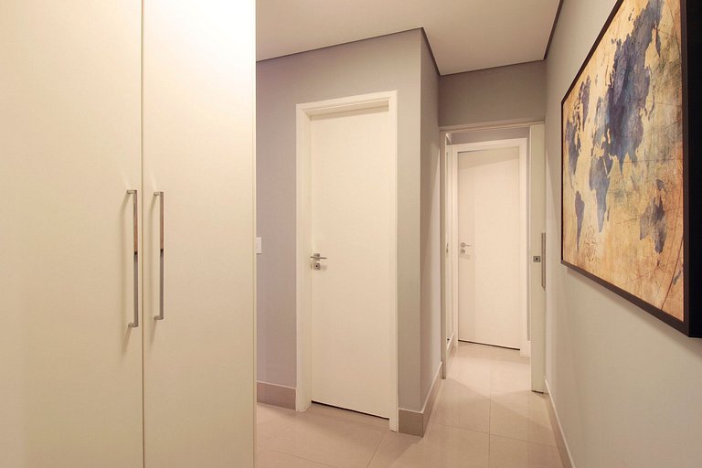Wehome - Impeccable home with two suites and office