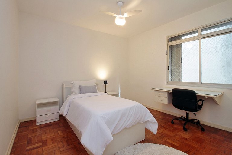 Wehome - Com 3 dorms na Praça Vilaboim!