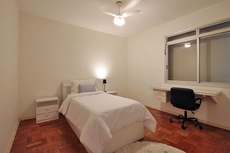 Wehome - Com 3 dorms na Praça Vilaboim!